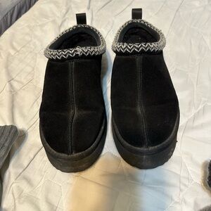 Dream Pairs Black Slip-On Shoes with Silver Trim Womens Size 10